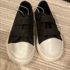 Harper Canyon Black sneakers Size 5
